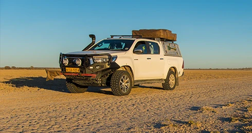 Namibian yksityiset opastetut safarimatkat saattueessa Heavy Offroad Kaokolandin Reitti